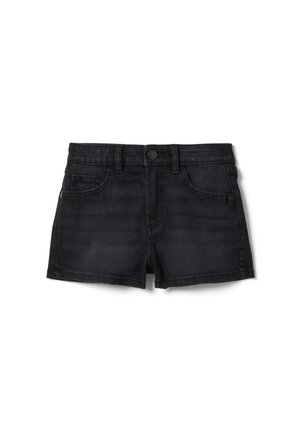 Schwarze Jeansshorts mit Fronttaschen, Gürtelschlaufen und Knopfverschluss, dargestellt vor weißem Hintergrund.