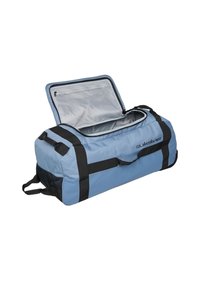Sininen matkakassi mustilla hihnoilla, vetoketjullinen yläosa ja verkkotasku. Kestävä kangas, suorakulmainen muoto, ihanteellinen matkustamiseen tai urheiluvälineille.