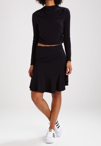 Vero Moda Gonna a campana - black