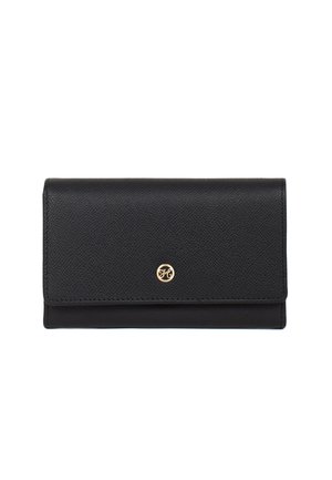 Zwart gestructureerde leren portemonnee met een klep en een klein goudkleurig rond logo in het midden aan de voorkant.