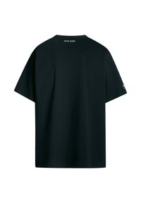 Camiseta de algodón negra de manga corta, con cuello redondo y un dobladillo recto. Presenta un logo blanco de "PEPE JEANS" en la parte posterior, cerca del cuello.