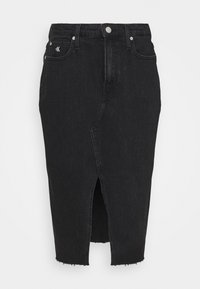 Černá džínsová tužková sukně s předním rozparkem, vysokým pasem, třepeným lemem a logem na kapse.