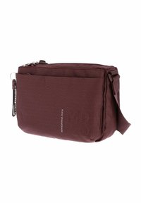 Borsa a tracolla compatta color mirtillo con tracolla regolabile, tasca frontale con zip e logo Mandarina Duck su tessuto testurizzato.
