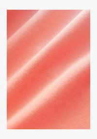 Vybráno, coral pink