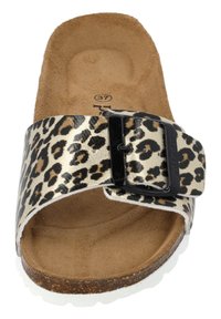 Luxe lederen slidesandalen met luipaardprint, een zwarte gesp, een kurken voetbed en een witte rubberen zool. Het bovenmateriaal heeft een gladde textuur met een glanzende afwerking.