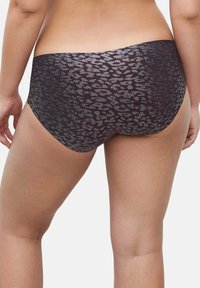 Slip hipster neri con un motivo in stampa leopardata argentata, realizzati in un tessuto morbido e liscio con una vita confortevole.