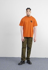 Carhartt WIP MASTER PANT oliwkowy