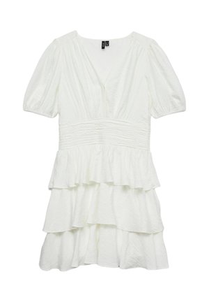 Vestido blanco de capas con mangas cortas abullonadas, escote en V profundo, cintura fruncida y tejido texturizado. Tres capas con volantes en el dobladillo.