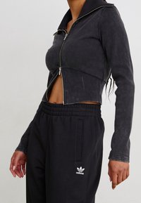 adidas Originals Träningsbyxor - black