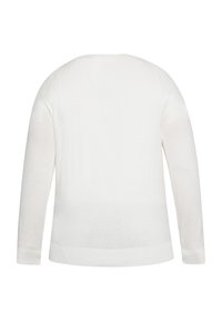 Biały sweter z długim rękawem, wykonany z miękkiego, lekkiego materiału, z ribbami przy mankietach i dolnym brzegu. Z tyłu widoczny jest gładki, bezszwowy design.