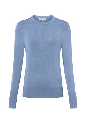 Hellblauer Pullover aus weichem Strickmaterial. Verfügt über einen runden Halsausschnitt und lange Ärmel mit drei goldenen Knopfakzenten an jedem Bündchen.