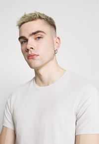 Levi's® SLIM CREW NECK TEE 2 PACK - T-shirt básica - dusty olive/antarctica