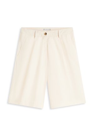 Tiszta fehér térdig érő, szabott rövidnadrágok elején zsebekkel, övhurkokkal és gombos derékzárral.