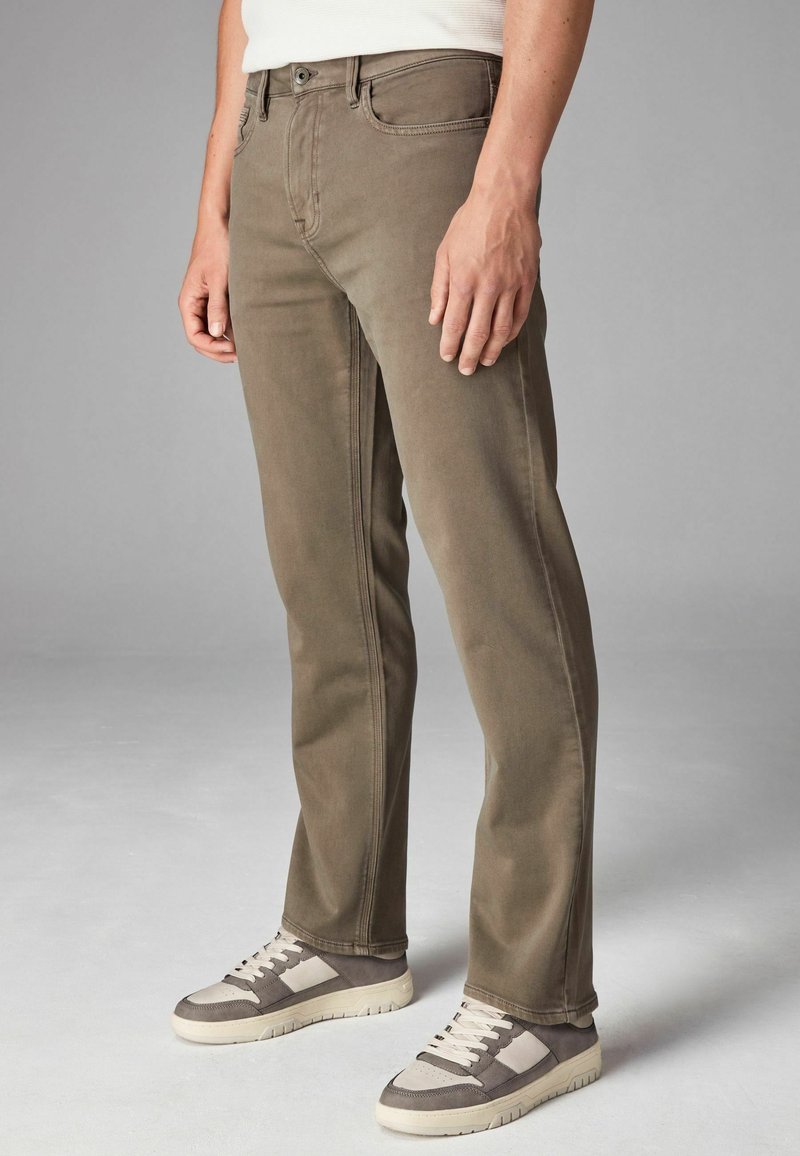 Next COMFORT STRETCH - Sirgete säärtega teksad - mushroom brown
