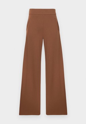 Pantaloni maro cu picioare largi dintr-o țesătură netedă și elastică. Au o talie înaltă și buzunare laterale, concepuți pentru o potrivire relaxată.