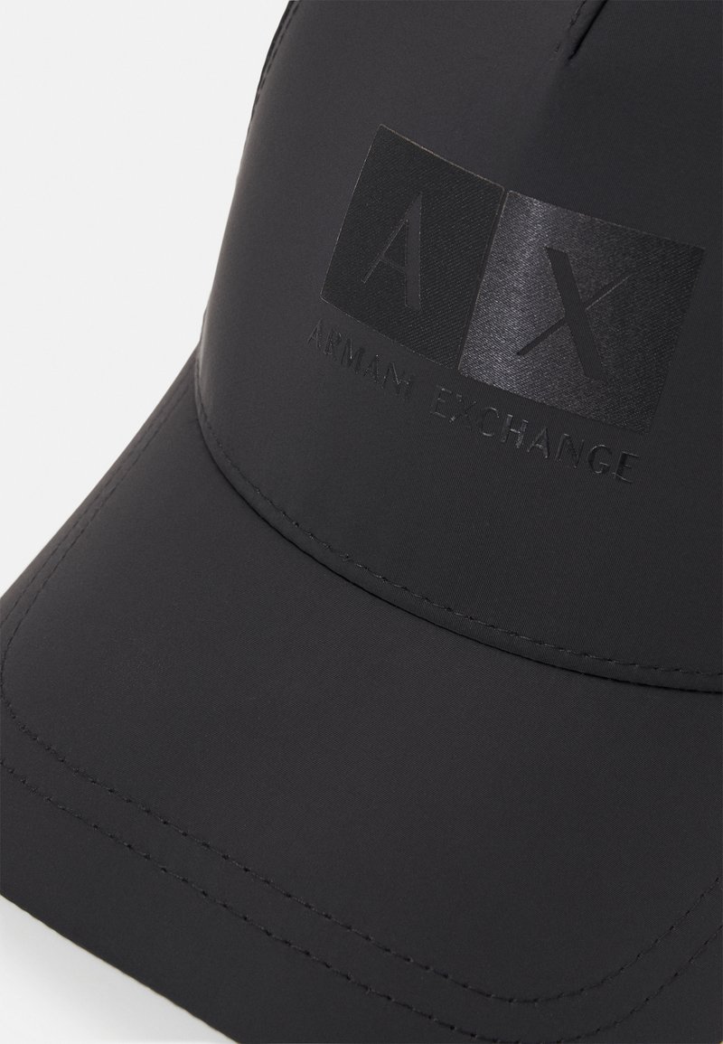 Herren Mützen | Armani Exchange MANS BASEBALL UNISEX Cap black/schwarz - KK88641 Herren Mützen | Armani Exchange MANS BASEBALL UNISEX Cap black/schwarz - KK88641