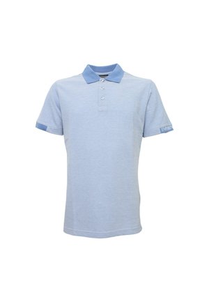 Polo shirt azzurro chiaro realizzato in cotone, caratterizzato da un colore uniforme, una chiusura con tre bottoni e dettagli in contrasto sul colletto e sulle maniche blu.