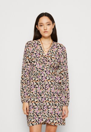 Pieces PCMONICE WRAP DRESS - Denné šaty - black/graphic lilac