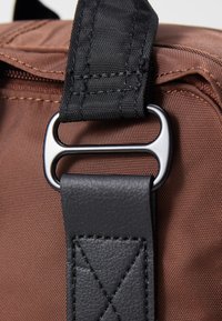 Doughnut MACAROON GO WILD SERIES BACKPACK UNISEX - Tagesrucksack - grey/brown