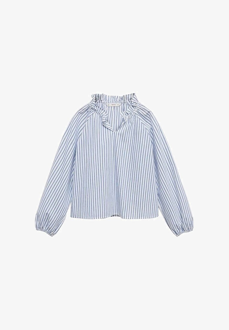 Blouse à manches longues avec rayures verticales bleues et blanches, col à volants et poignets froncés, posée à plat sur un fond blanc.