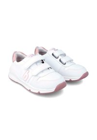 Zapatillas deportivas blancas con acentos en rosa, con un upper liso, dos correas de gancho y bucle, y suelas de goma texturizadas.