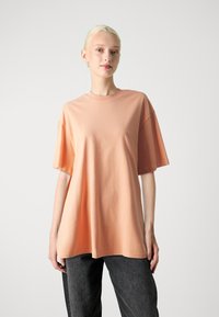 Jack & Jones PREMIUM JPRBLAHARVEY TEE UNISEX - Navadna majica - canyon sunset