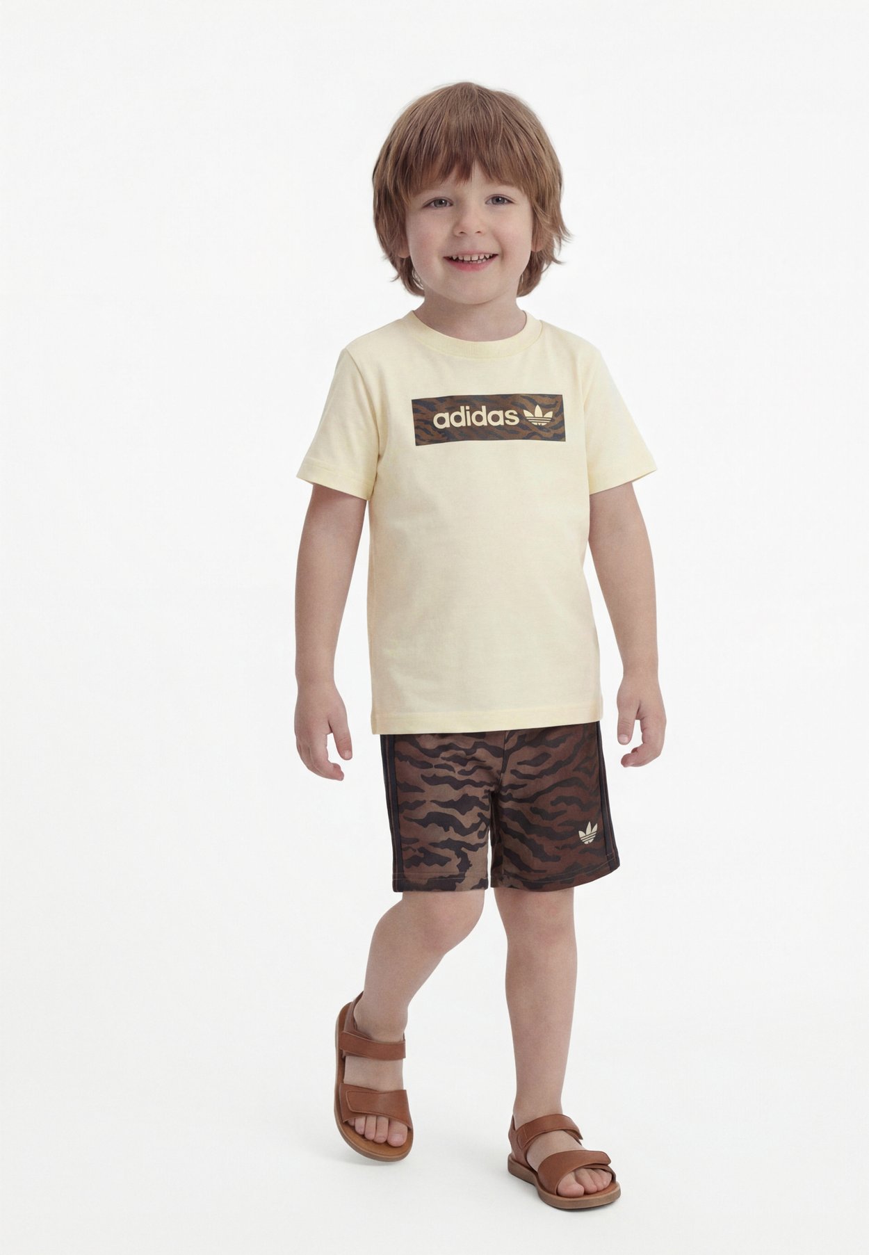 adidas INFANT UNISEX SET - Shorts - cream white/night brown