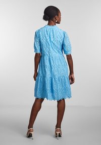 YAS HOLI - Dnevna haljina - ethereal blue