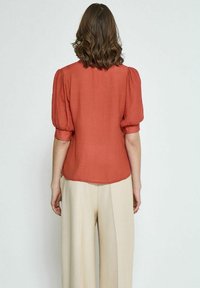 PEPPERCORN PCBECKETT V-NECK - Blúzka -  apricot