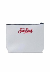 Witte stoffen pouch met een blauwe ritssluiting en een rood geborduurd logo "MC2 Saint Barth" aan de voorkant. Glad oppervlak, rechthoekige vorm.