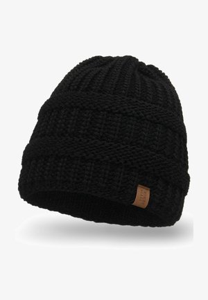 Schwarze gestrickte Mütze mit strukturiertem Muster, ausgestattet mit einem gerippten Design und einem Lederetikett als Akzent. Weiches, flexibles Material für Wärme.