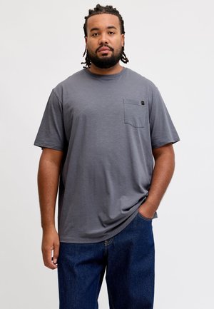 Jack & Jones, T-SHIRT PLUS SIZE BADGE T-SHIRT - T-shirt basique - turbulence