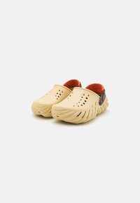 Crocs ECHO UNISEX - Tresko - sesame