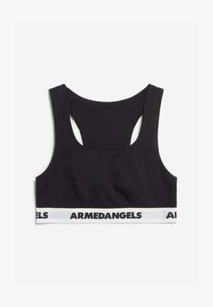 Soutien-gorge de sport noir avec un col en U et un design dos nageur. Présente une bande blanche avec "ARMEDANGELS" en lettres noires. Texture de tissu douce.
