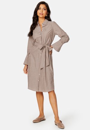 BEHÅLLER " CC SHIRT DRESS" - Blousejurk - beige