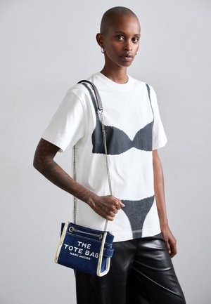 MARC JACOBS THE CROSSBODY TOTE - Umhängetasche - dark wash