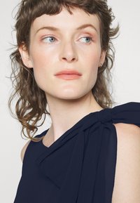 Swing Vestido de cocktail / Vestido de festa - navy