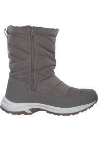 Grijze geïsoleerde laars met een gequiltte bovenkant, een zijrits en een stevige witte zool met getextureerde bruine accenten.