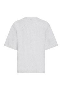 Pelēka īsroku t-krekls ar apaļu kakla izgriezumu un brīvu piegriezumu. Izgatavots no mīksta, viegli teksturēta auduma. Nav redzamu logotipu vai rakstu.