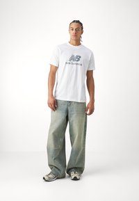 Thumbnail Image 6