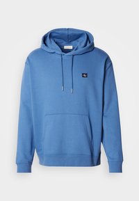 BADGE HOODIE - Bluză de molton - dull nile blue