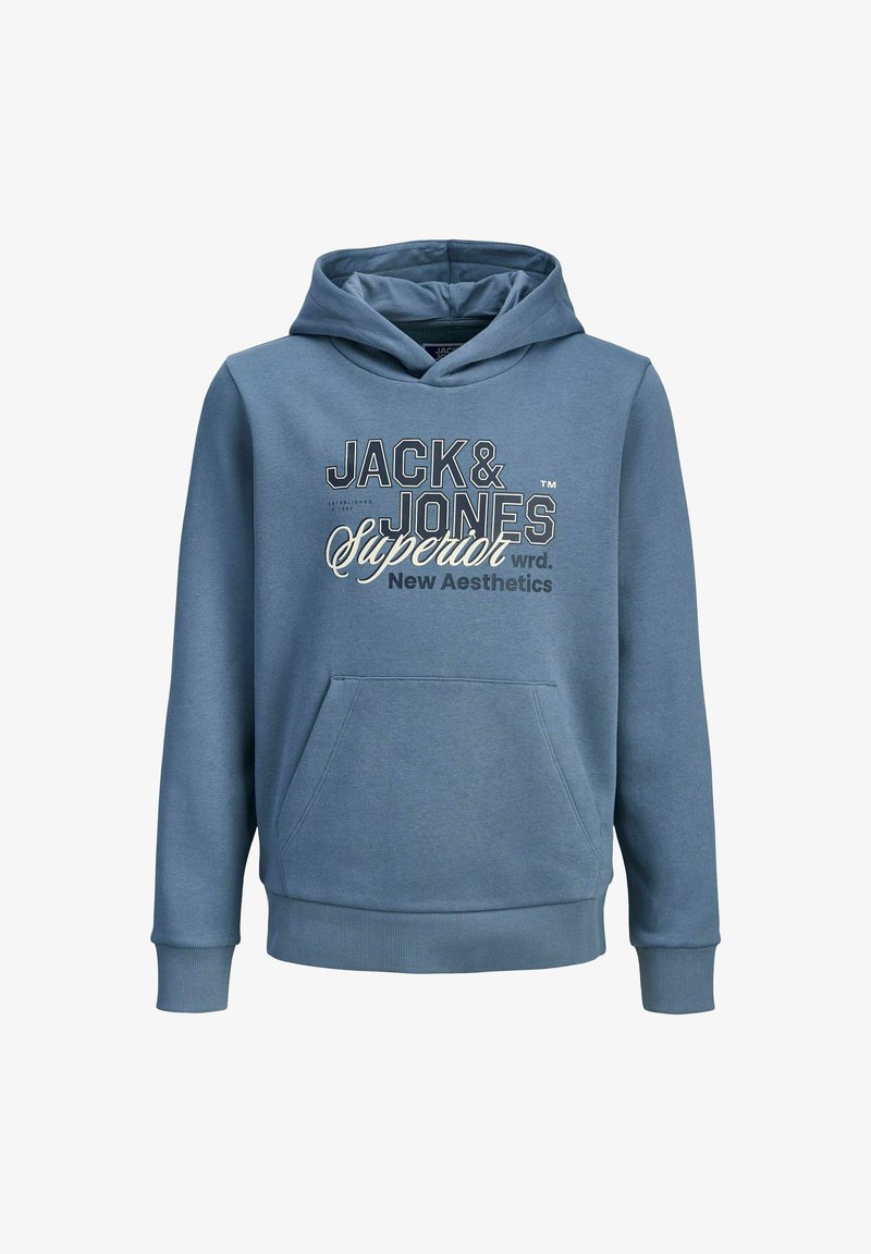 Mėlynas džemperis su gobtuvu, pagamintas iš medvilnės mišinio, turintis priekinę kišenę, įsiūtas rankogalius ir reguliuojamą gobtuvą. Ant priekio spausdintas prekės ženklo logotipas ir tekstas.