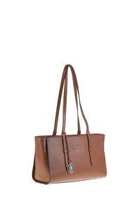 Sac en cuir texturé marron avec double sangle épaule et charm en logo circulaire argenté à l'avant.