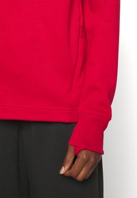 Athleta COZY KARMA TWIST NECK - Melegítőfelső - clover berry