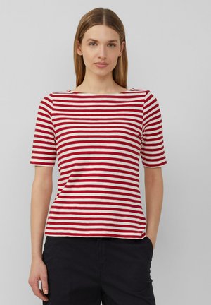 Rood-witte gestreepte kortekorte T-shirt met een bootnek, gemaakt van zachte stof, iets losse pasvorm, zonder zichtbare patronen of versieringen.