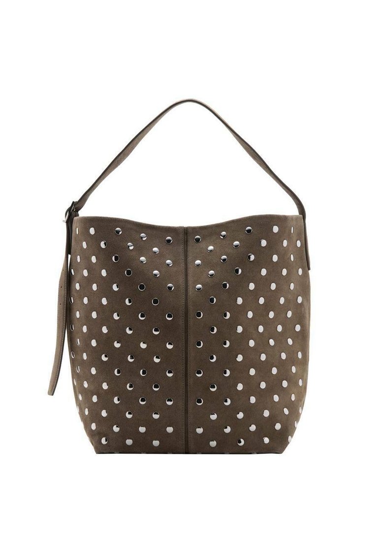 Sac seau en suède marron avec un haut arrondi, présentant des trous perforés et des accents métalliques. Une seule bandoulière pour un port facile.