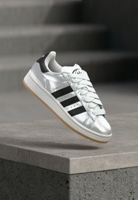 CAMPUS 00S - Skateboardové boty - core black/footwear white