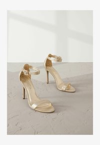 Non sélectionné, gold