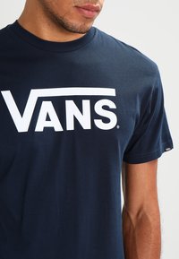 Vans Triko s potiskem - navy/white