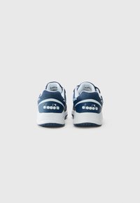 Diadora VOLEE - Multicourt tennis shoes - einsign blue/white